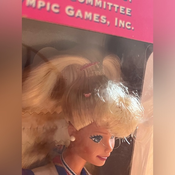 1996 Atlanta Olympic Gymnast Barbie - Picture 2 of 12